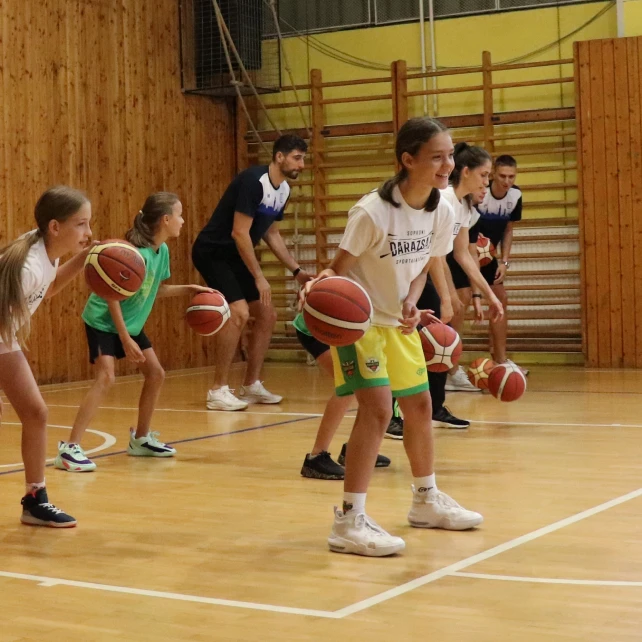 Szakkörök, művészeti oktatás és sportlehetőségek